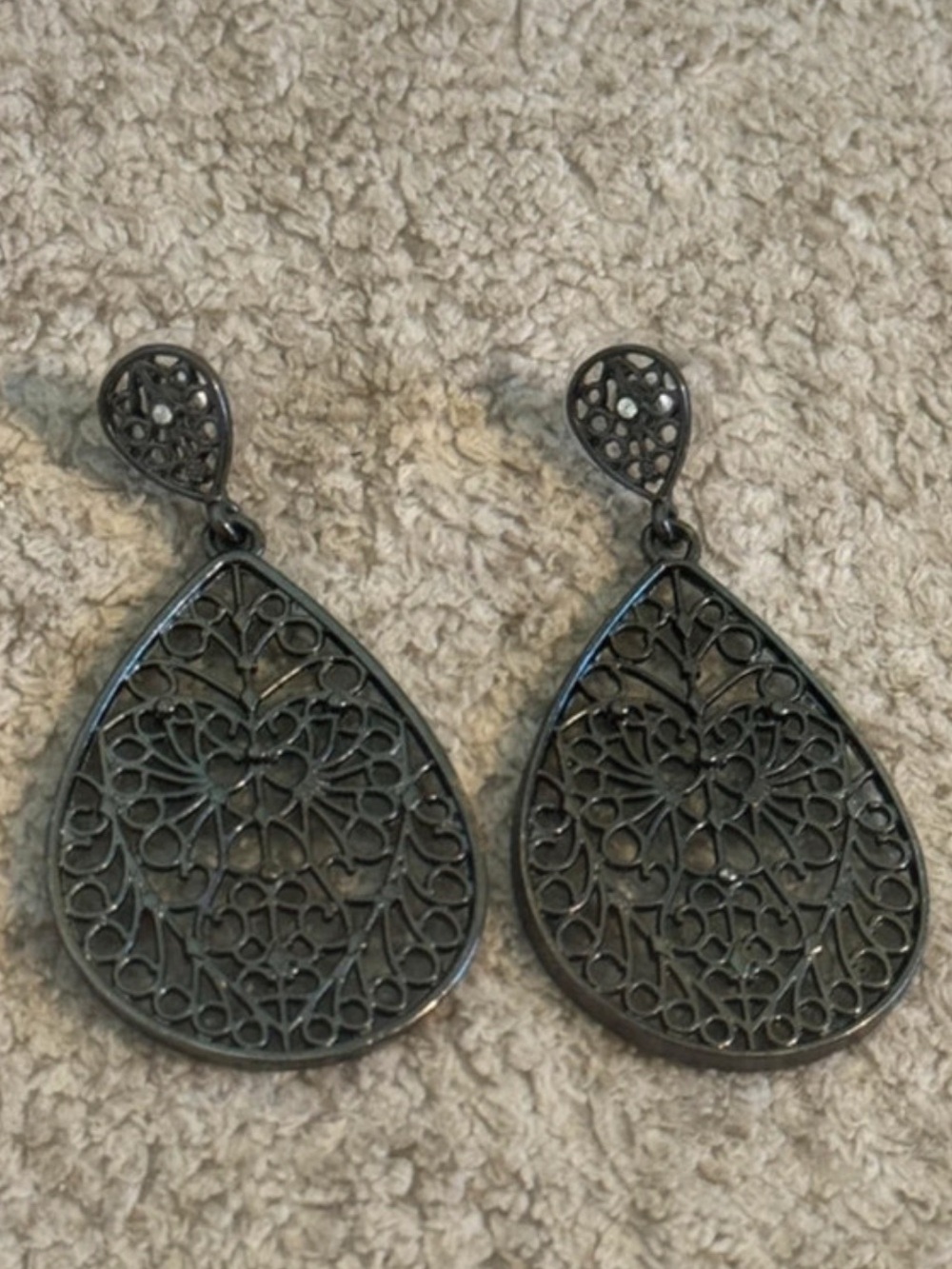Avon Black Filigree Teardrop Dangle Earrings
